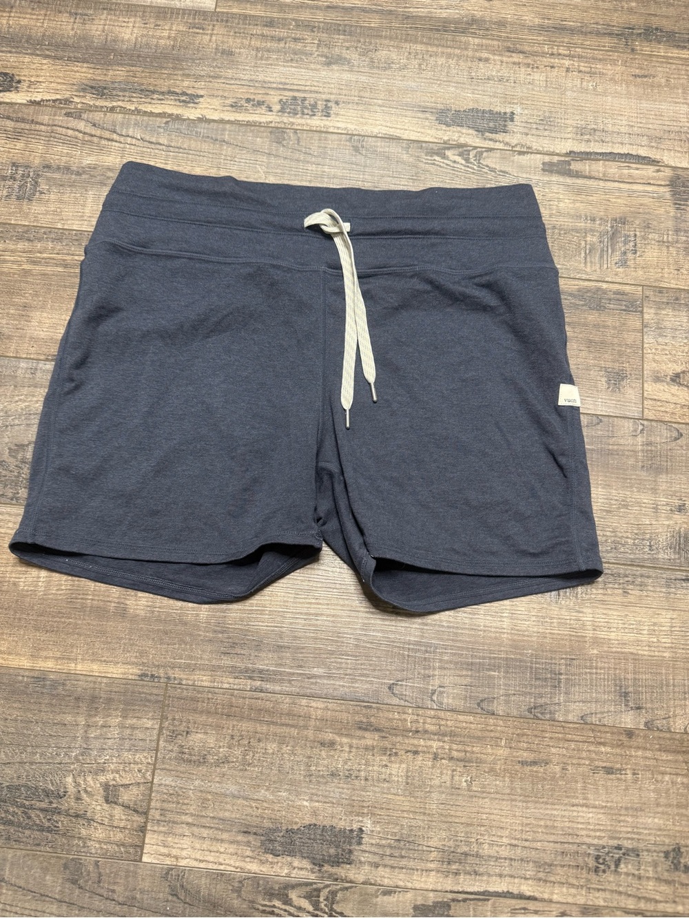 Vuori W Halo Vintage Drawstring Athletic Shorts Women's Size Large VW391